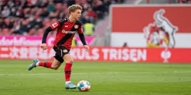 ag尊龙焦点分析—争议判罚与比赛转折点-ag尊龙