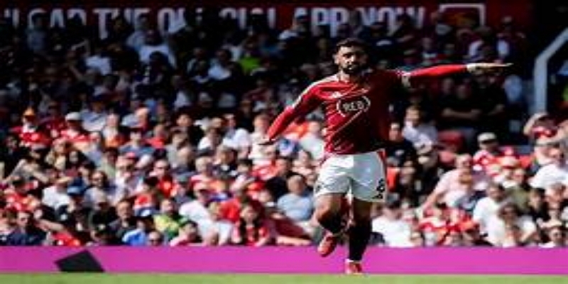 ag尊龙转会焦点：曼联与切尔西的重建路径-ag尊龙